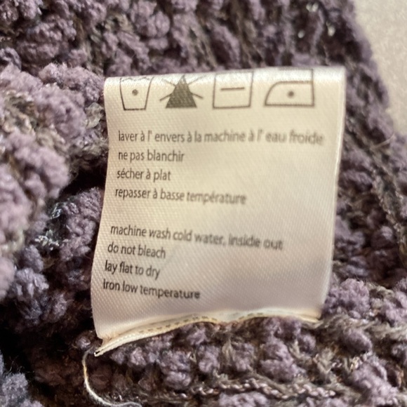 Guilty - Womens v-neck sweater. Size L - Picture 5 of 10